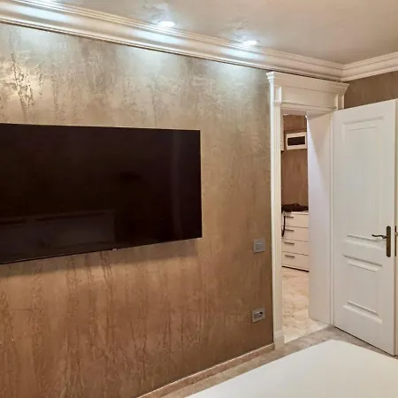 아파트 Minet Deluxe Navodari Năvodari