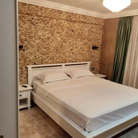 아파트 Minet Deluxe Navodari Năvodari